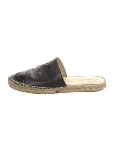 Pre-owned Chanel Interlocking Cc Logo Leather Espadrilles In Black