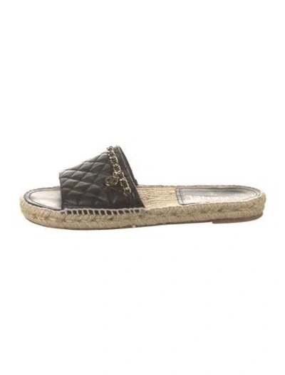 Pre-owned Chanel Interlocking Cc Logo Leather Espadrilles In Black