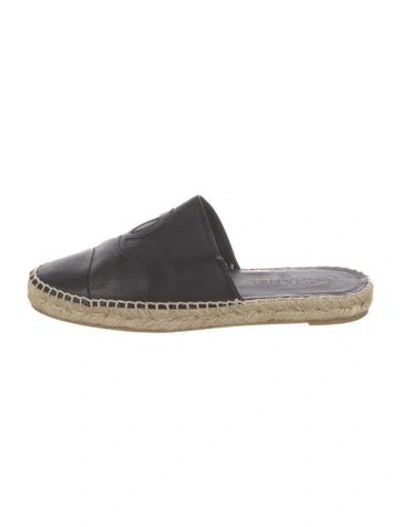 Pre-owned Chanel Interlocking Cc Logo Leather Espadrilles In Black