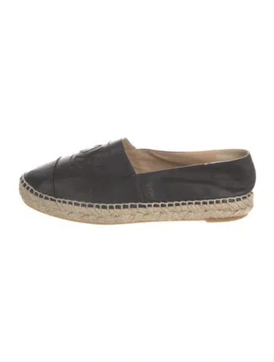 Pre-owned Chanel Interlocking Cc Logo Leather Espadrilles In Black