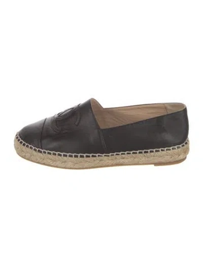 Pre-owned Chanel Interlocking Cc Logo Leather Espadrilles In Black
