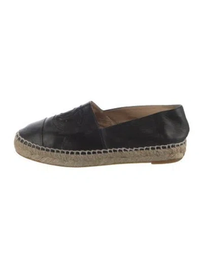 Pre-owned Chanel Interlocking Cc Logo Leather Espadrilles In Black