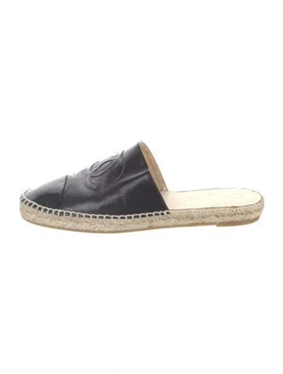 Pre-owned Chanel Interlocking Cc Logo Leather Espadrilles In Black