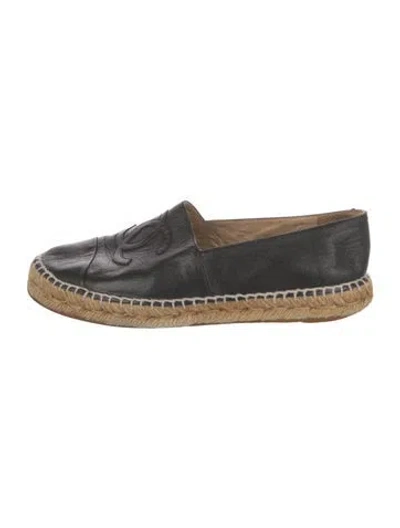 Pre-owned Chanel Interlocking Cc Logo Leather Espadrilles In Black