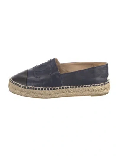 Pre-owned Chanel Interlocking Cc Logo Leather Espadrilles In Black/blue/neutrals