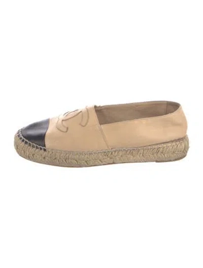 Pre-owned Chanel Interlocking Cc Logo Leather Espadrilles In Black/neutrals