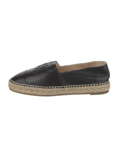 Pre-owned Chanel Interlocking Cc Logo Leather Espadrilles In Black/neutrals