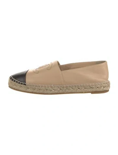 Pre-owned Chanel Interlocking Cc Logo Leather Espadrilles In Black/neutrals