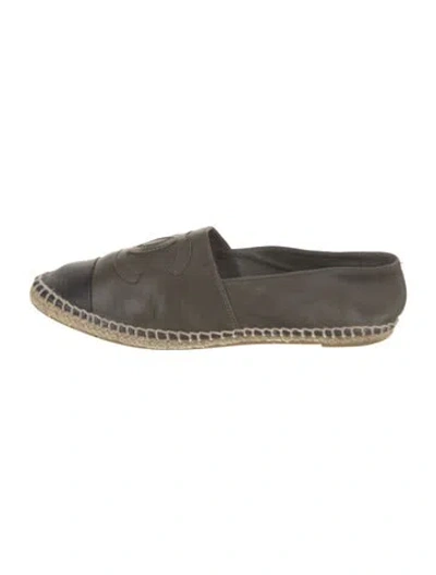 Pre-owned Chanel Interlocking Cc Logo Leather Espadrilles In Green