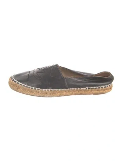Pre-owned Chanel Interlocking Cc Logo Leather Espadrilles In Grey