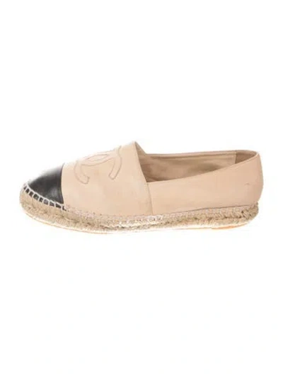 Pre-owned Chanel Interlocking Cc Logo Leather Espadrilles In Neutral