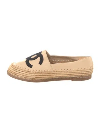 Pre-owned Chanel Interlocking Cc Logo Leather Espadrilles In Neutral