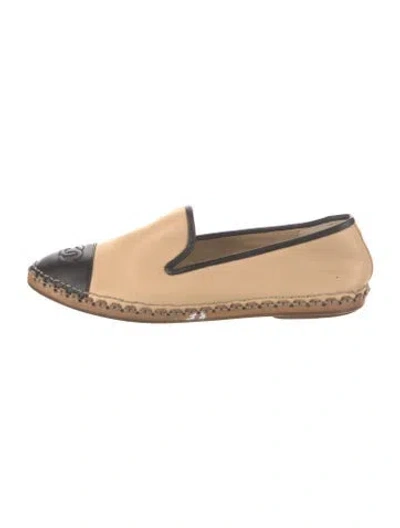 Pre-owned Chanel Interlocking Cc Logo Leather Espadrilles In Neutral