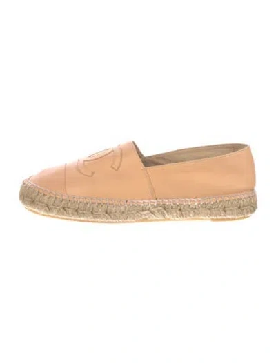 Pre-owned Chanel Interlocking Cc Logo Leather Espadrilles In Neutral
