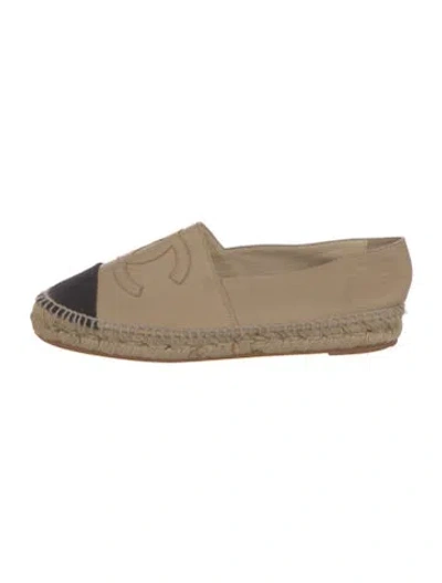 Pre-owned Chanel Interlocking Cc Logo Leather Espadrilles In Neutral