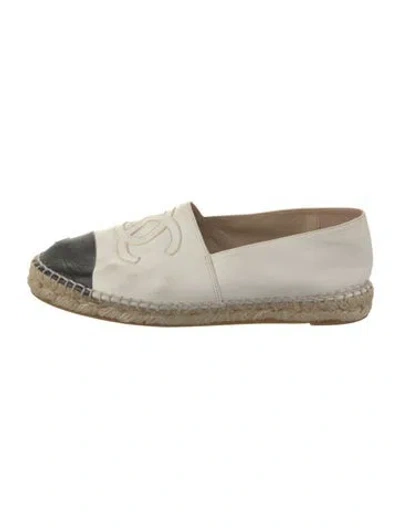 Pre-owned Chanel Interlocking Cc Logo Leather Espadrilles In Neutral