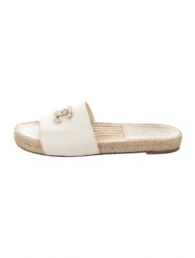 Pre-owned Chanel Interlocking Cc Logo Leather Espadrilles In Neutral