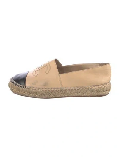 Pre-owned Chanel Interlocking Cc Logo Leather Espadrilles In Neutral