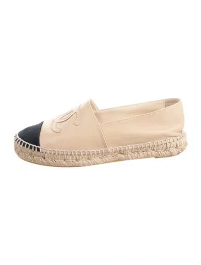 Pre-owned Chanel Interlocking Cc Logo Leather Espadrilles In Neutral