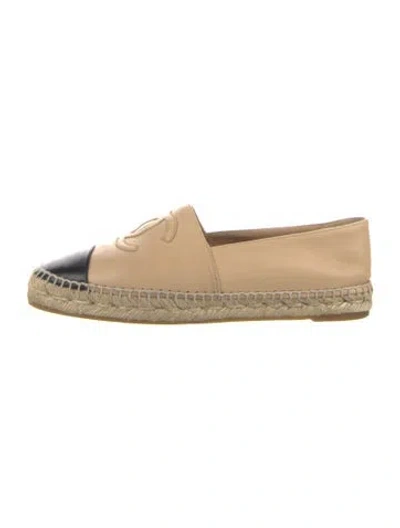 Pre-owned Chanel Interlocking Cc Logo Leather Espadrilles In Neutral