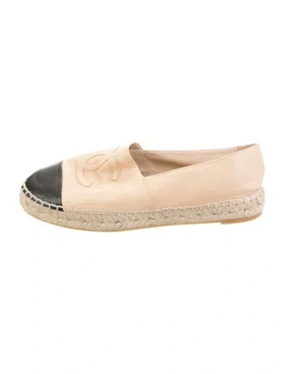 Pre-owned Chanel Interlocking Cc Logo Leather Espadrilles In Neutral