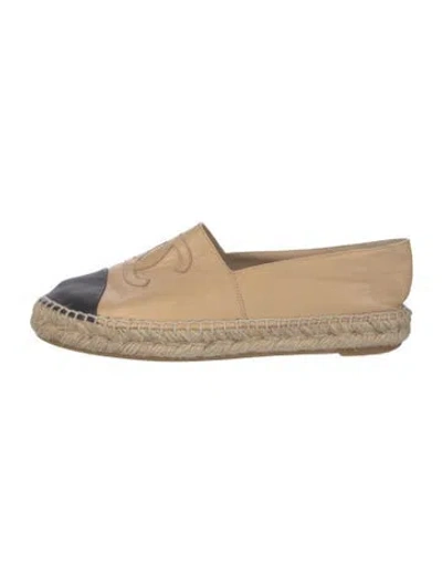 Pre-owned Chanel Interlocking Cc Logo Leather Espadrilles In Neutral