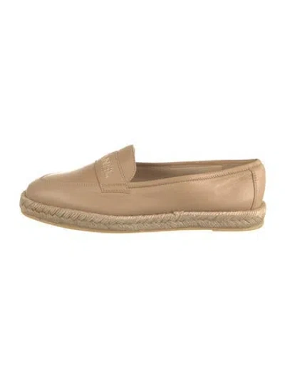 Pre-owned Chanel Interlocking Cc Logo Leather Espadrilles In Neutral