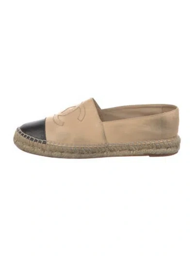 Pre-owned Chanel Interlocking Cc Logo Leather Espadrilles In Neutral