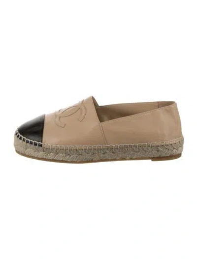 Pre-owned Chanel Interlocking Cc Logo Leather Espadrilles In Neutral