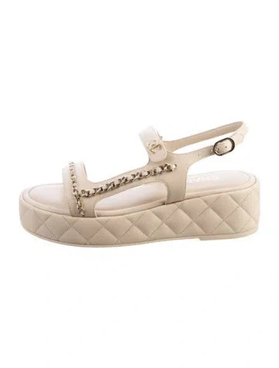 Pre-owned Chanel Interlocking Cc Logo Leather Espadrilles In Neutral