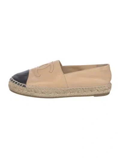 Pre-owned Chanel Interlocking Cc Logo Leather Espadrilles In Neutral
