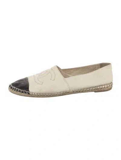 Pre-owned Chanel Interlocking Cc Logo Leather Espadrilles In Neutral