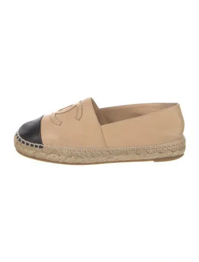 Pre-owned Chanel Interlocking Cc Logo Leather Espadrilles In Neutral