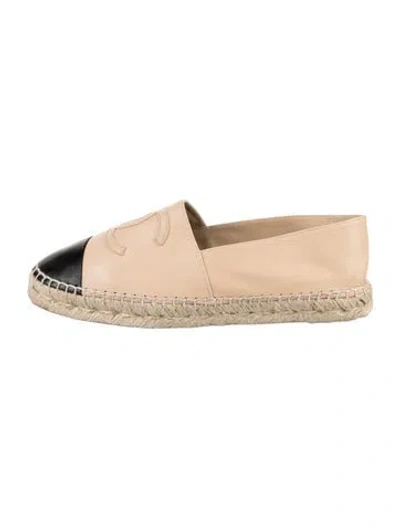Pre-owned Chanel Interlocking Cc Logo Leather Espadrilles In Neutrals