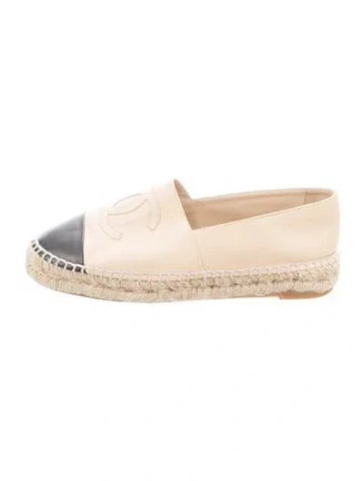 Pre-owned Chanel Interlocking Cc Logo Leather Espadrilles In Neutrals