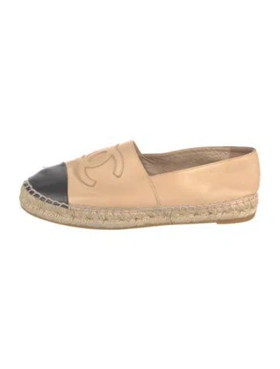 Pre-owned Chanel Interlocking Cc Logo Leather Espadrilles In Neutrals