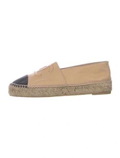 Pre-owned Chanel Interlocking Cc Logo Leather Espadrilles In Neutrals