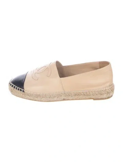 Pre-owned Chanel Interlocking Cc Logo Leather Espadrilles In Neutrals