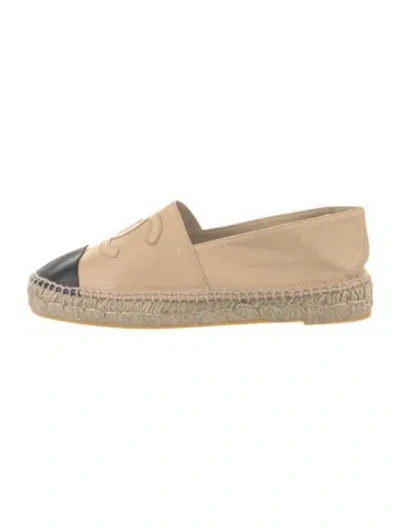 Pre-owned Chanel Interlocking Cc Logo Leather Espadrilles In Neutrals