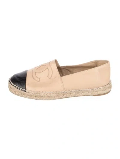 Pre-owned Chanel Interlocking Cc Logo Leather Espadrilles In Neutrals