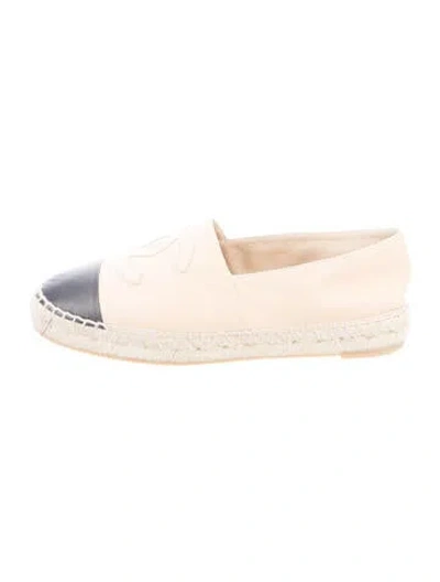 Pre-owned Chanel Interlocking Cc Logo Leather Espadrilles In Neutrals