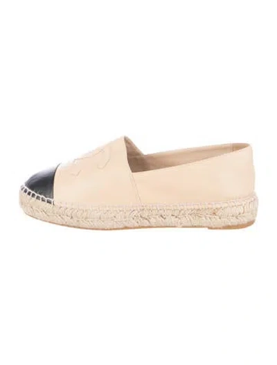 Pre-owned Chanel Interlocking Cc Logo Leather Espadrilles In Neutrals