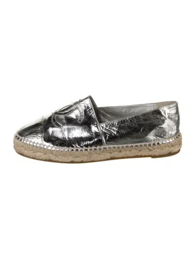 Pre-owned Chanel Interlocking Cc Logo Leather Espadrilles In Silver
