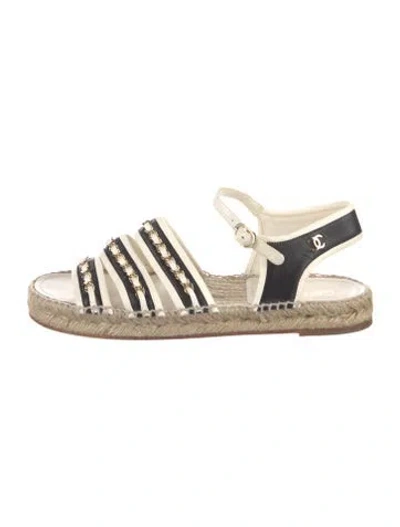Pre-owned Chanel Interlocking Cc Logo Leather Espadrilles In White