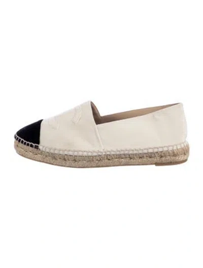 Pre-owned Chanel Interlocking Cc Logo Leather Espadrilles In White
