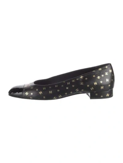 Pre-owned Chanel Interlocking Cc Logo Leather Flats In Black