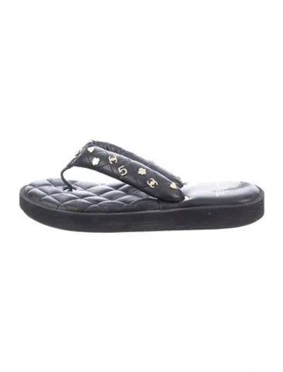 Pre-owned Chanel Interlocking Cc Logo Leather Flip Flops In Black