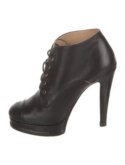 Pre-owned Chanel Interlocking Cc Logo Leather Lace-up Boots In Black