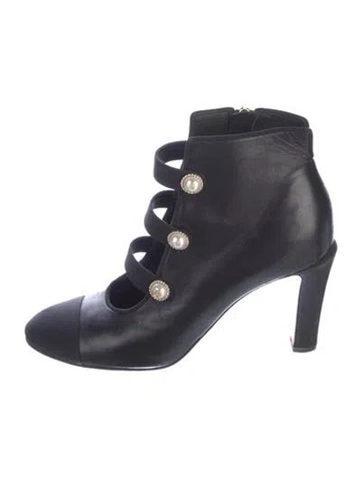 Pre-owned Chanel Interlocking Cc Logo Leather Lace-up Boots In Black