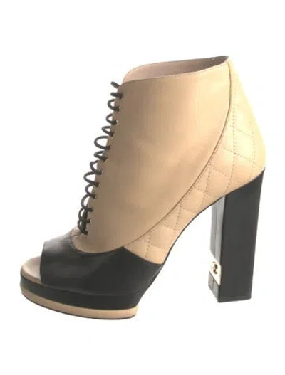 Pre-owned Chanel Interlocking Cc Logo Leather Lace-up Boots In Neutral